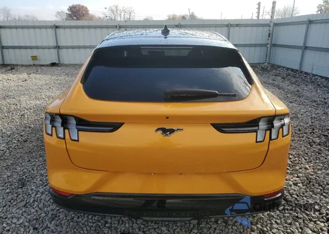 2022 Ford Mustang Mach-E Premium z USA, uszkodzony, nr VIN 3FMTK3SU1NMA40127